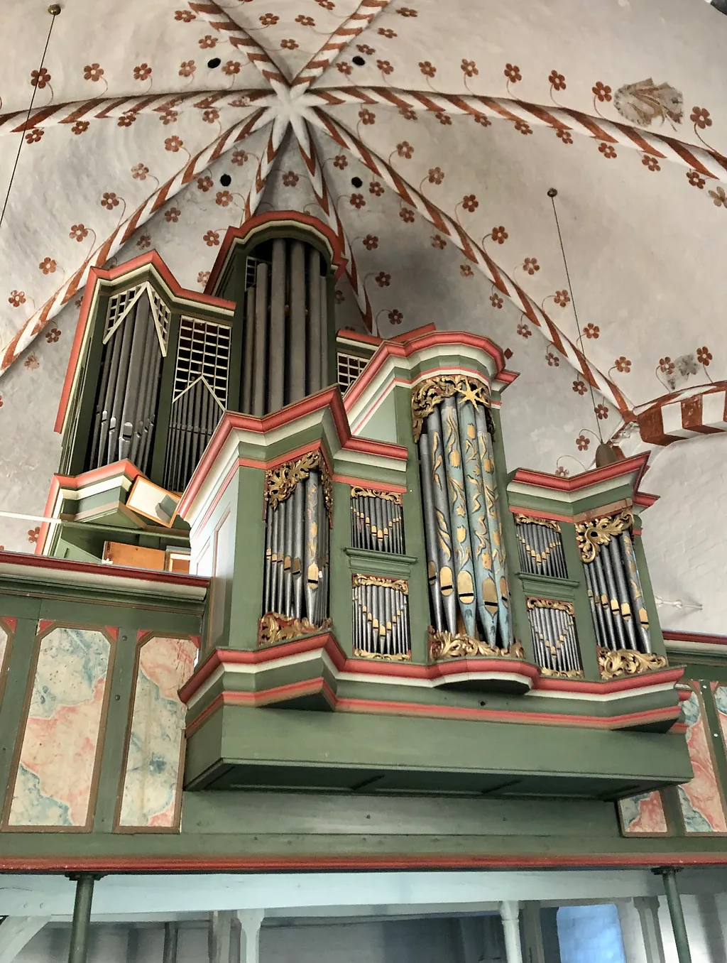 In Planung ist derzeit eine etwas umfangreichere Reinigung und Instandsetzung der schönen Orgel in der Kirche St. Nicolai.